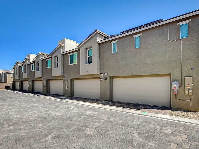 6924 Spicy Merlot St — Photo 45