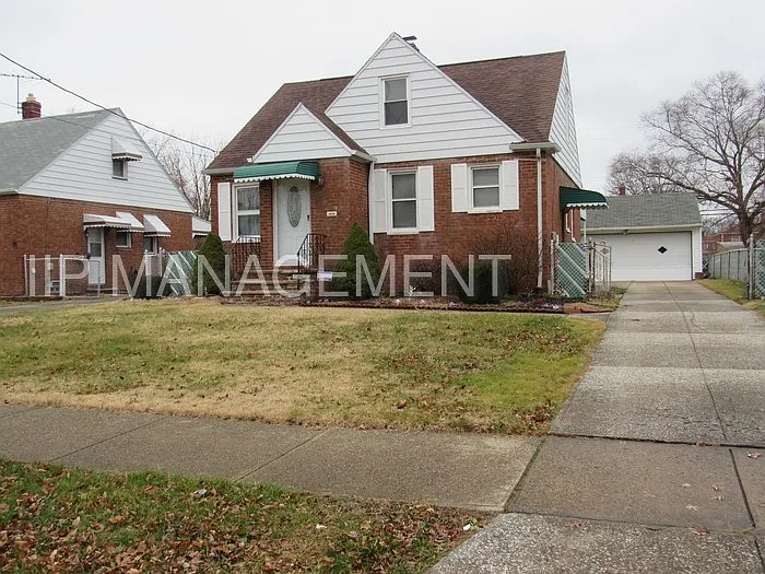 21221 Fuller Ave photo 1