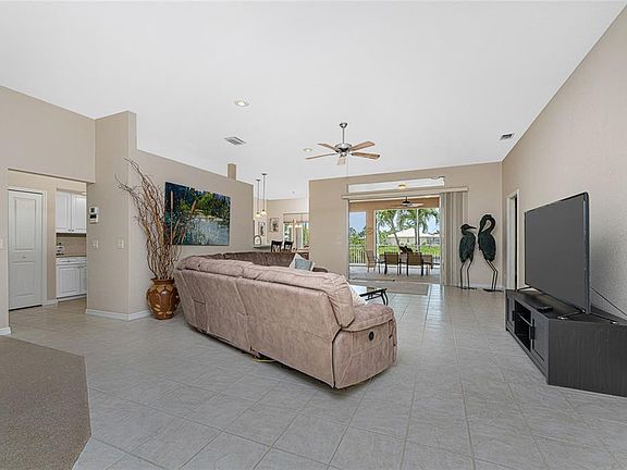 4th image of 5041 Almar Dr
