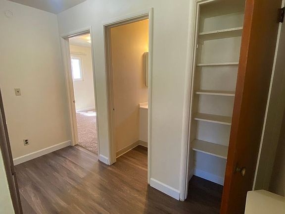 5th image of 811 & 813 Kelly Way #811