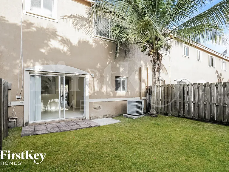 21471 SW 86th Pl — Photo 15