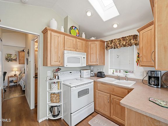 3rd image of 116 E MESQUITE Drive