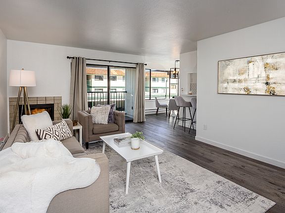 2nd image of 1588 Naval Ave APT 5