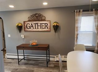 1725 Mendon Rd, Woonsocket, RI 02895