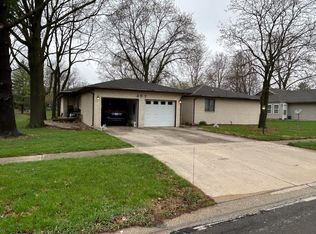207 Jennifer Dr #A, Mahomet, IL