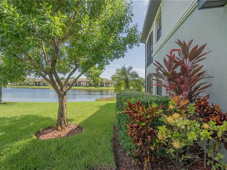 9497 Casoria Ct #101 — Photo 24