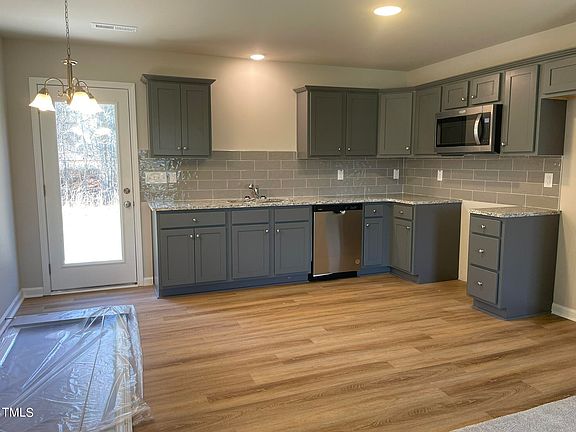 3rd image of 94 Perkins Ave