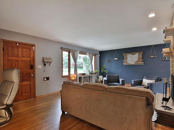 5th image of 791 Brookside Dr