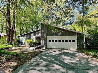 10050 Lake Forest Way, Roswell, GA 30076