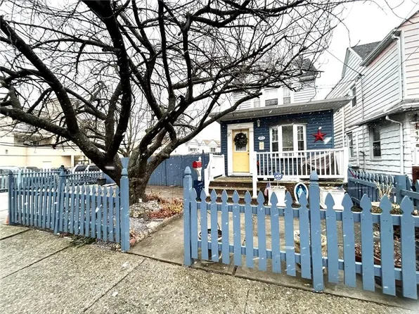 3172 Whitney Ave, Brooklyn, NY 11229