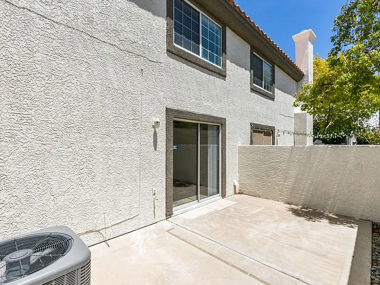 200 Luninborg St — Photo 13