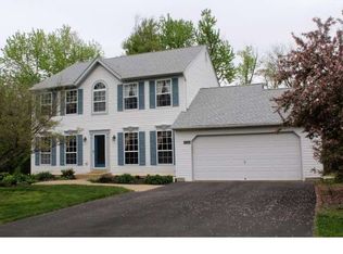 1402 Long Pond Dr, Warrington, PA 18976