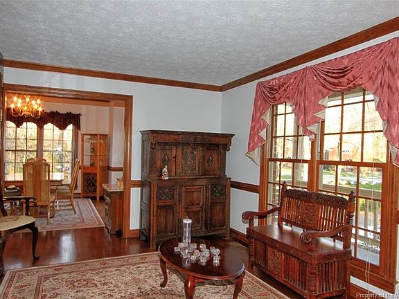 5th image of 3694 Bridgewater Dr