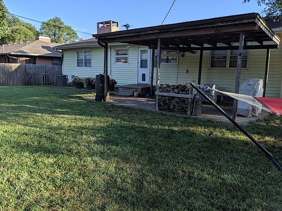 5th image of 403 NE 12th St