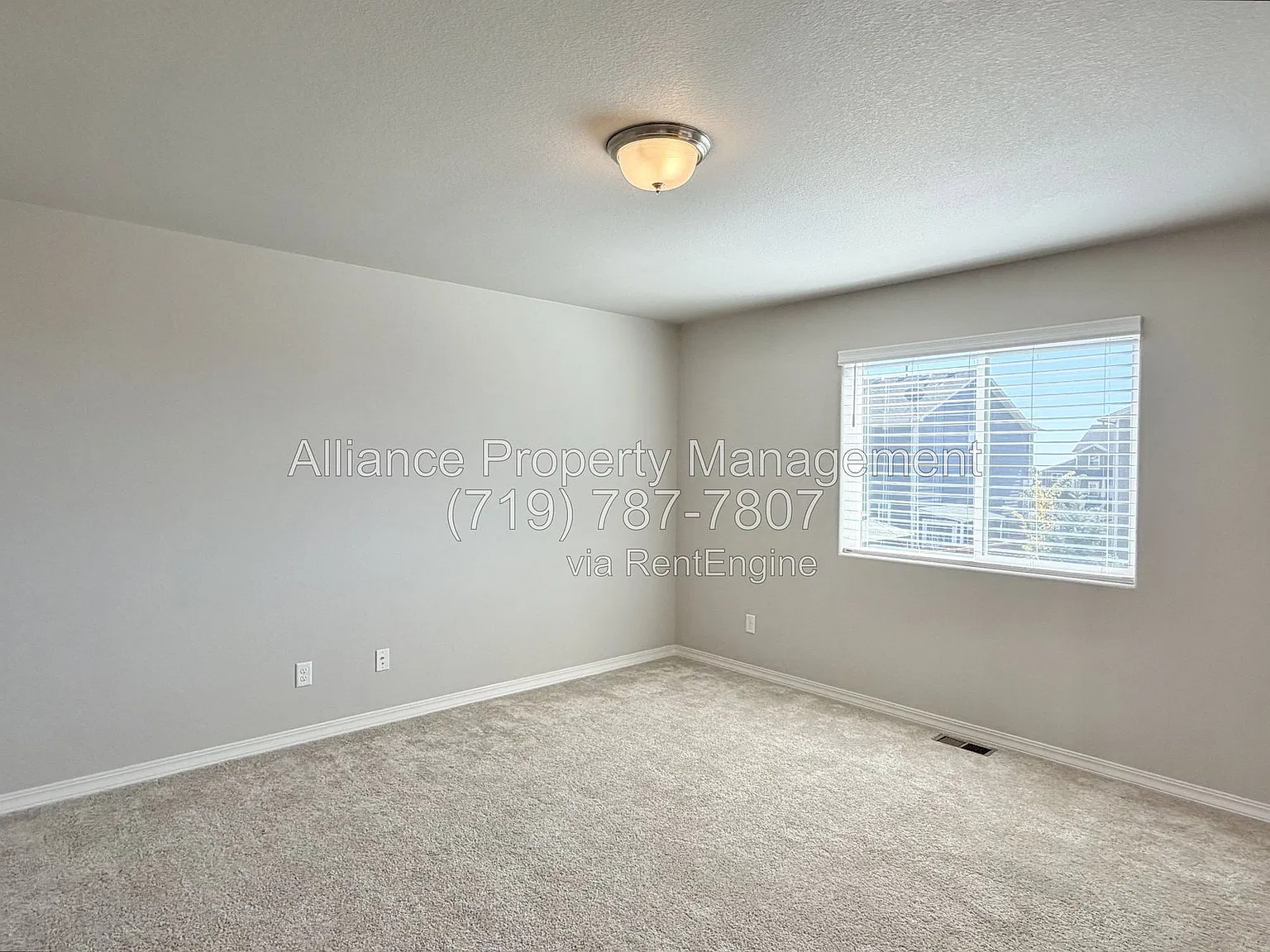 4 bed, 3.5 bath, 3190 sqft, $2,495 — Photo 4