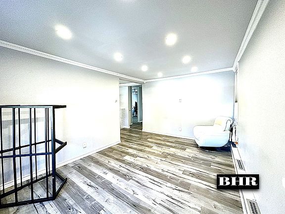 4th image of 2001 Pearson St #84F