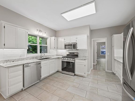 3rd image of 112 Octavia Dr