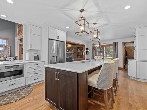 9079 West Kensington WAY, Franklin, WI 53132