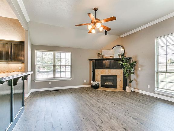 5th image of 601 Summit Bnd