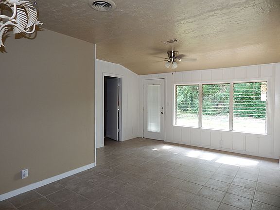 3rd image of 790 Callaway Dr