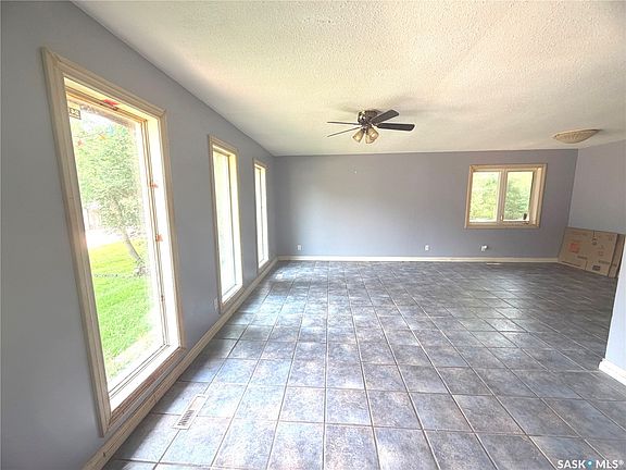 3rd image of 227 Brewer Street