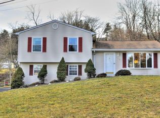 118 Pleasant View Ter, New Cumberland, PA 17070