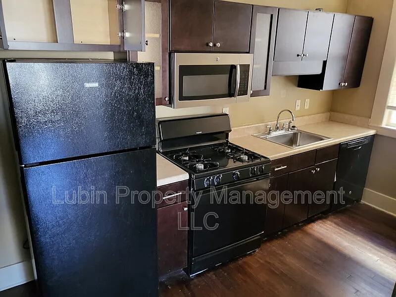 1 bed, 1.0 bath, 850 sqft, $895 — Photo 3