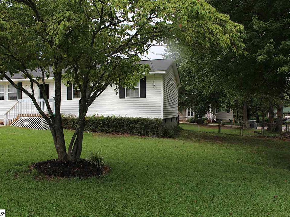 1st image of 123 Cedar Creek Dr