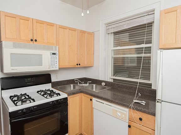 3rd image of 4501 N Oakley Ave #2