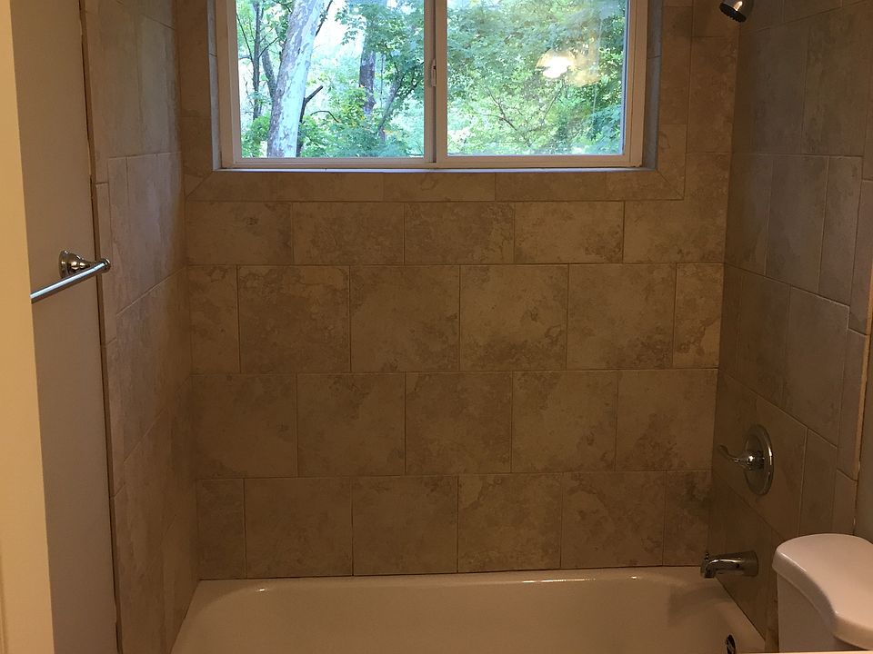 1st image of 1745 Kingsway Ct