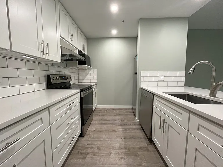 1730 S Harbor Way #303 — Photo 4