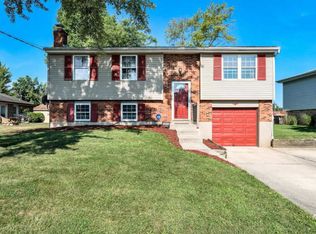 12011 Hazelhurst Ln, Cincinnati, OH