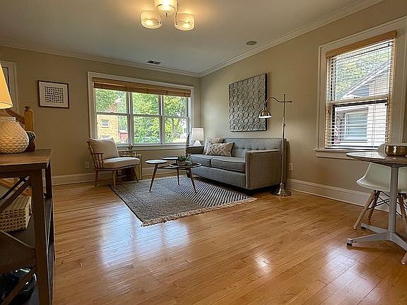 5th image of 1156 Saint Clair Ave