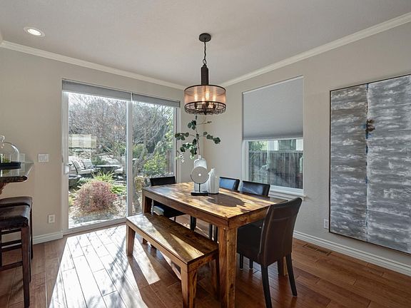 4th image of 130 Creekside Village Dr