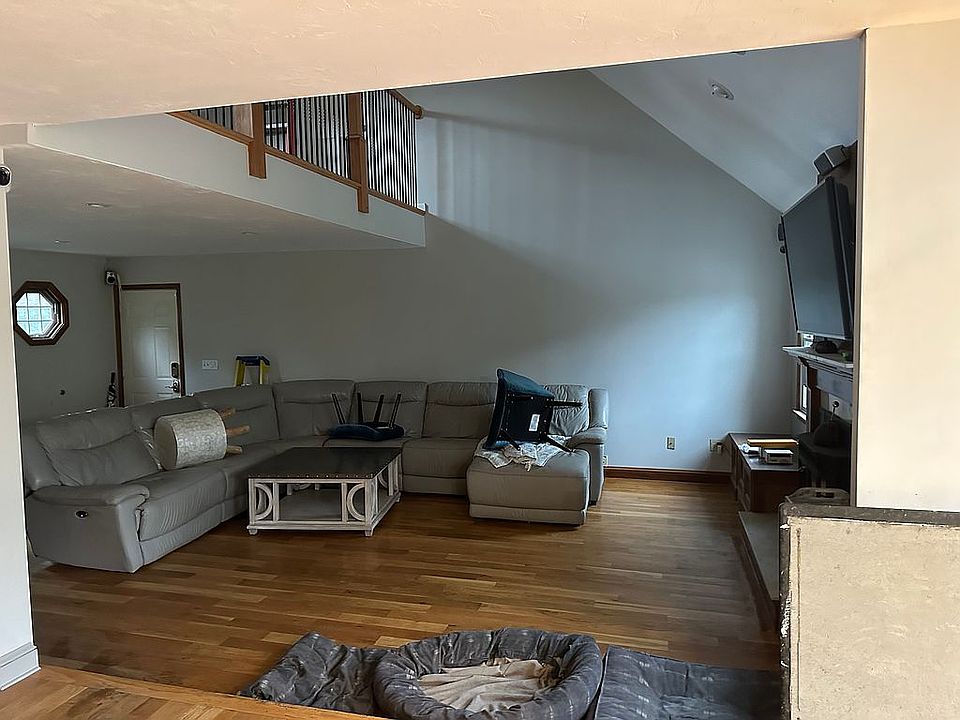 1st image of 35 Jacob Dr