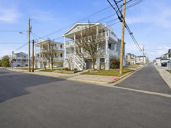 3rd image of 205 32nd St APT 1
