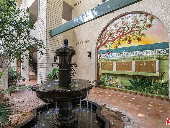 4th image of 502 San Vicente Blvd Unit 204