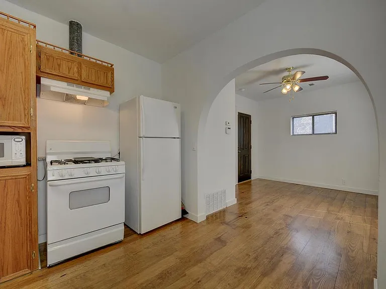 2106 Holly St #B — Photo 17