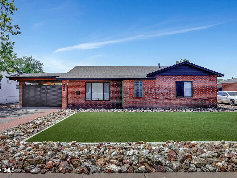 2235 E Heatherbrae Dr — Photo 1