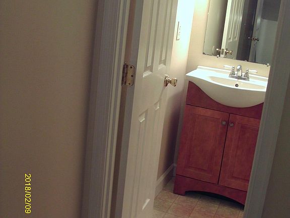 Main Floor 1/2 Bath