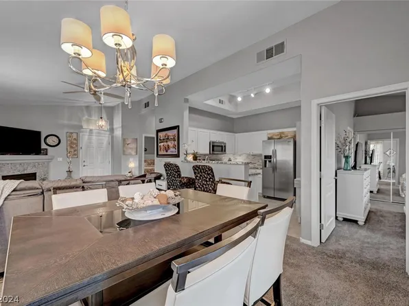 2305 W Horizon Ridge Pkwy APT 421, Henderson, NV 89052
