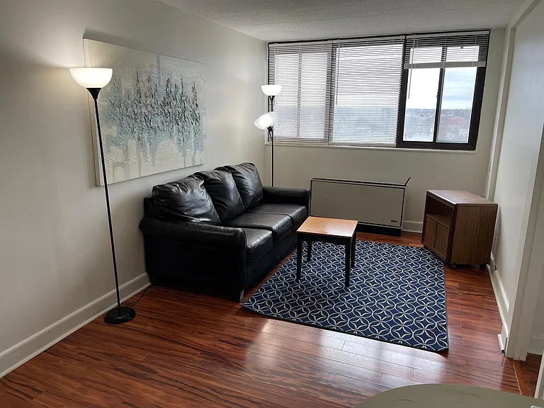 60 Strawberry Hill Ave #902 — Photo 3