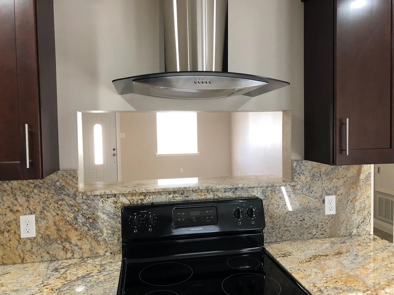 2 bed, 1100 sqft, $1,600 — Photo 4