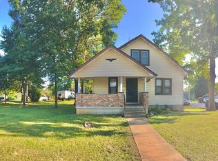 212 W Moore Ave, Owensville, MO 65066