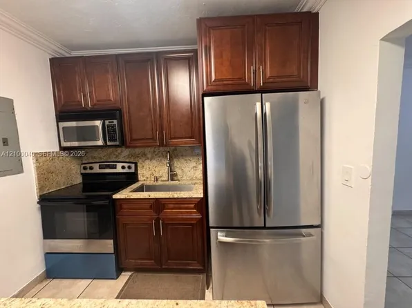 1071 NW 34th St #1, Miami, FL 33127
