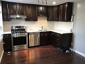 937 Dufferin St #UPPER — Photo 5