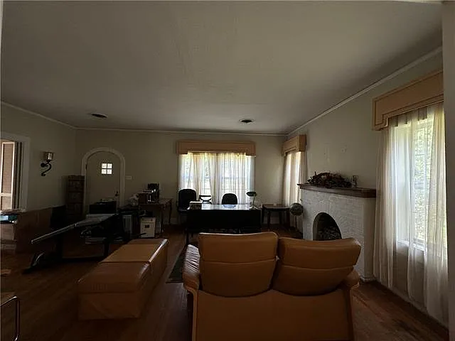 4 bed, 3.0 bath, 2784 sqft, $2,000 — Photo 3