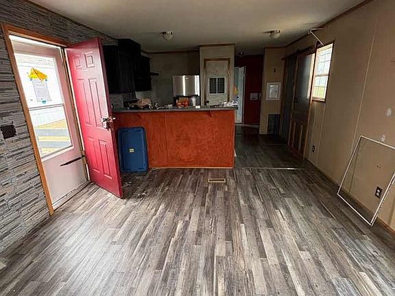 5th image of 3451 Bristol Rd