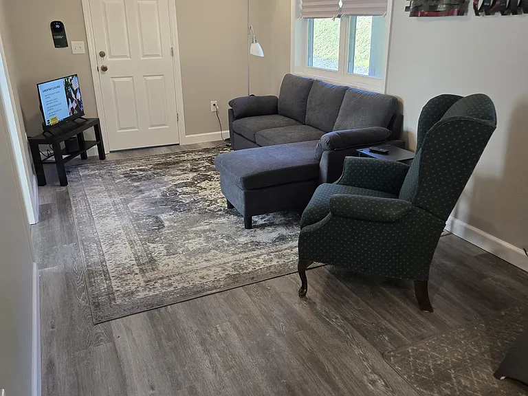 102 Leetwood Ave — Photo 9