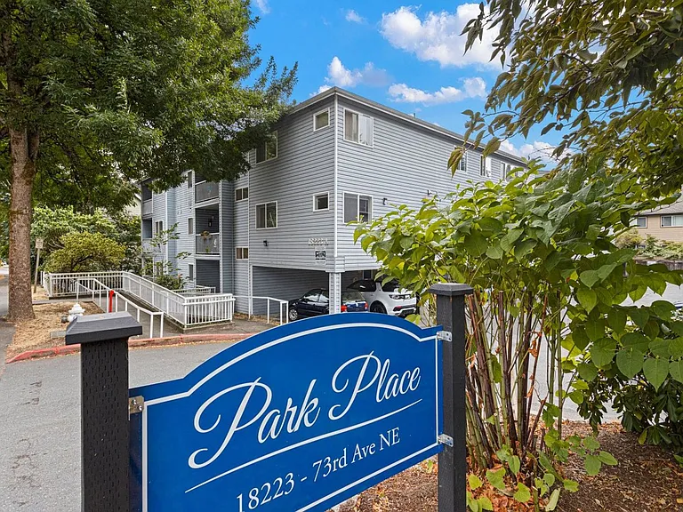 Park Place Apartments — Photo 16